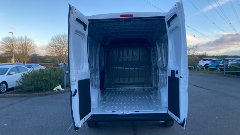 Vauxhall Movano 3500 L3 Diesel Fwd 2.2 Turbo D 140 H2 Van Prime